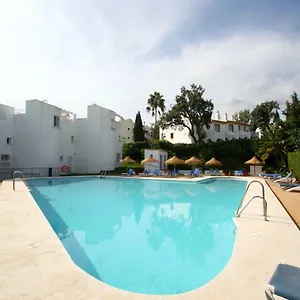 Rooftop - Chalet En Cabo Pino Con Vistas Al Mar, Jardines Y Piscina Marbella