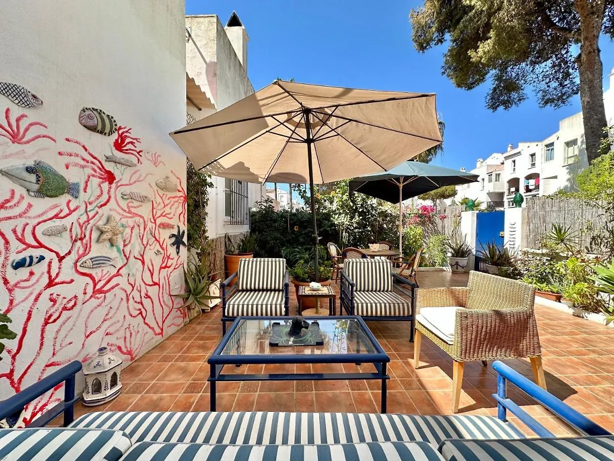 Family Home Near The Beach - Eaw Homes contacts